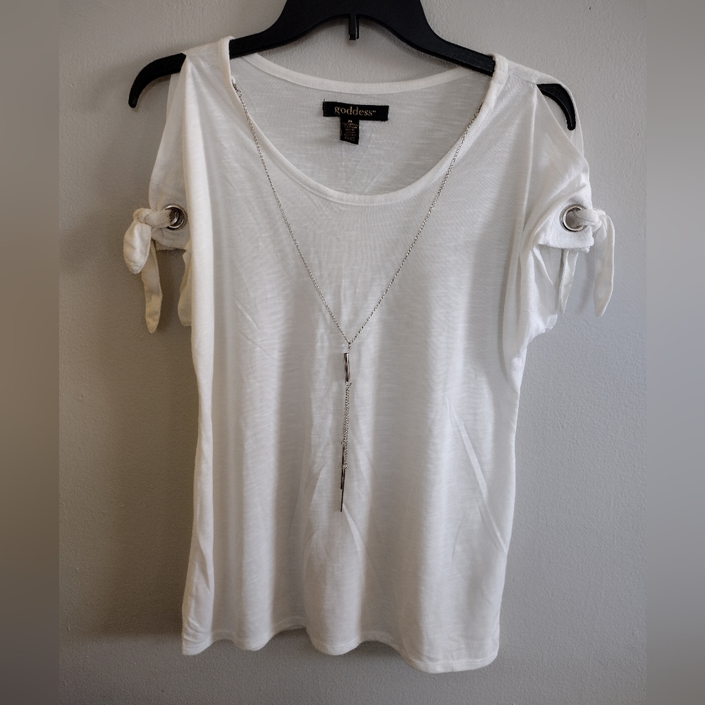 Women's Medium white cold shoulder blouse